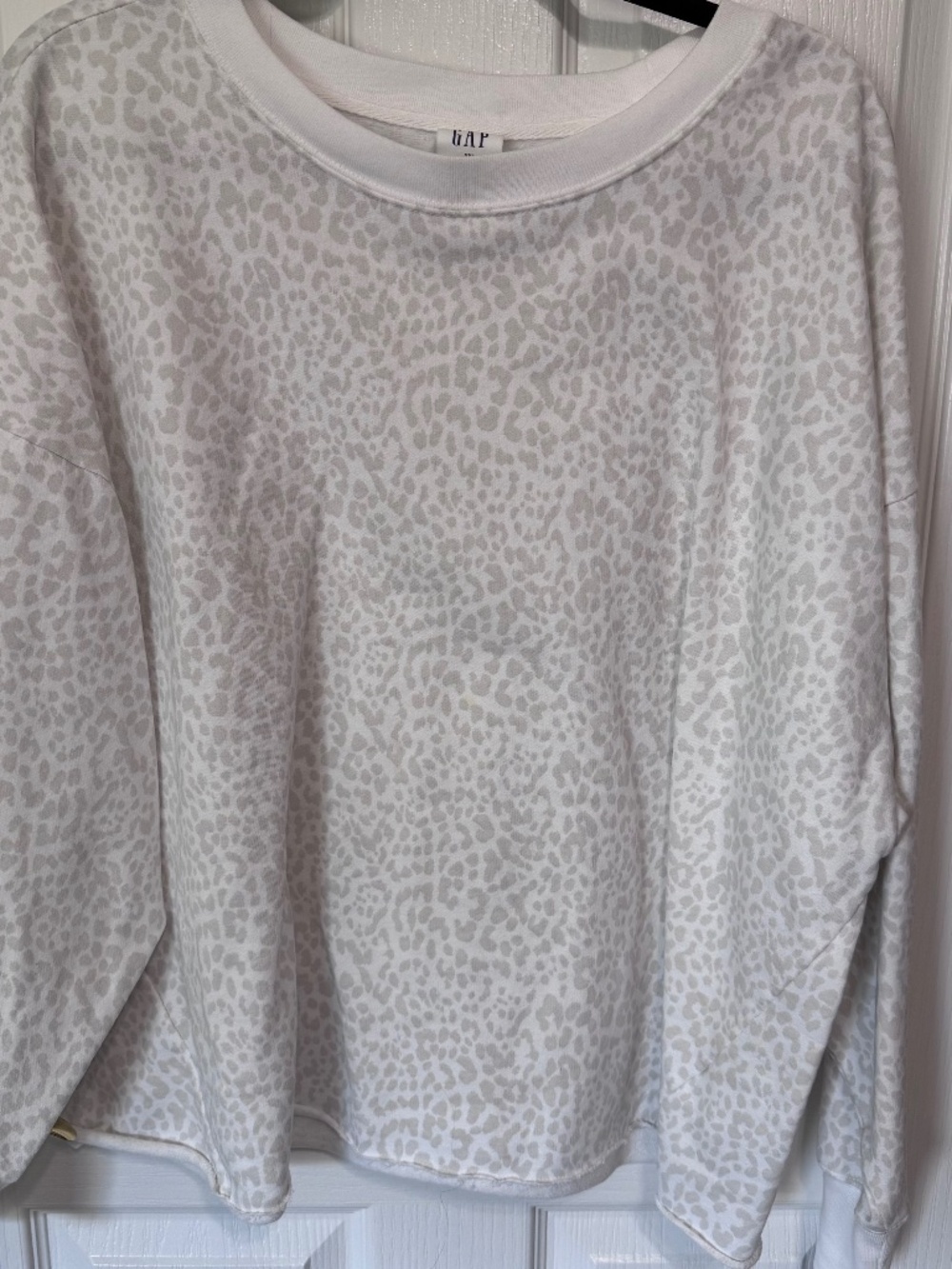 Gap Women’s Long Sleeved Cropped Sweatshirt, Size XXL